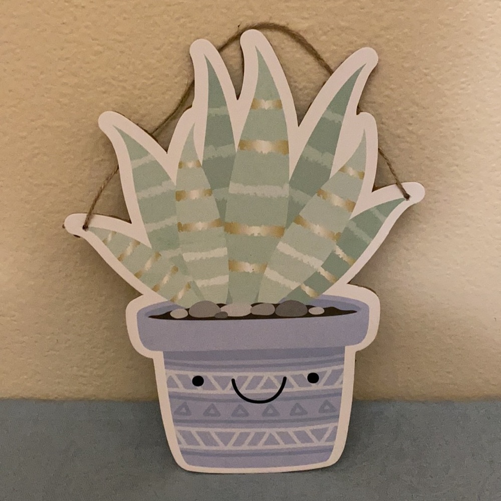 NWT potted plant -cactus 🌵 w/a smile - wall decor